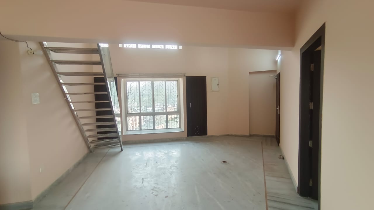 Semi Furnished 4bhk in ABC, Near Rajiv Bhawan, GS Road, SATSANG VIHAR, Tarun Nagar, Guwahati, Assam, India for Rent
